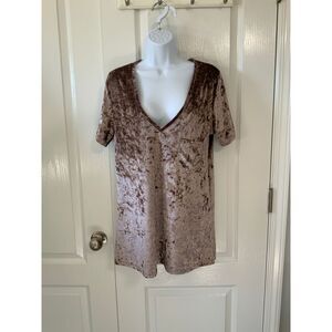 Pol crushed velvet short sleeve v-neck top‎ size Medium